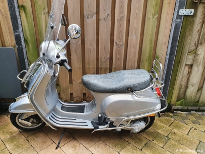 Vespa LX 50 zilver